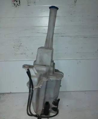 KIA Sportage Windshield washer fluid reservoir/tank