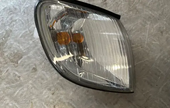Hyundai H-1, Starex, Satellite Front indicator light