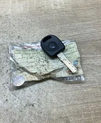 Skoda Fabia Mk1 (6Y) Ignition key/card 6U0837219D