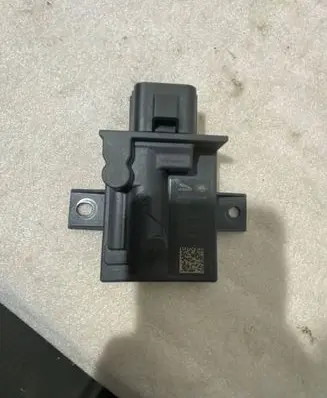 Jaguar XE Fuel injection pump control unit/module FK729D370AF 70470689 A2C87244403
