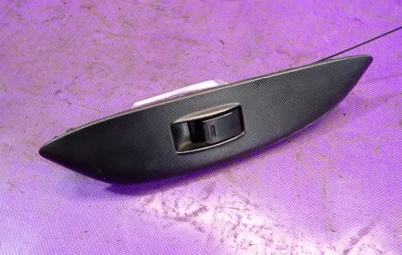 Toyota Yaris Verso Quarter vent window switch 