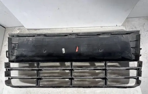 Ford Focus Front bumper lower grill BM5117K945E