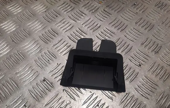 Audi Q5 SQ5 Tailgate/boot lid lock trim 8R0827520C