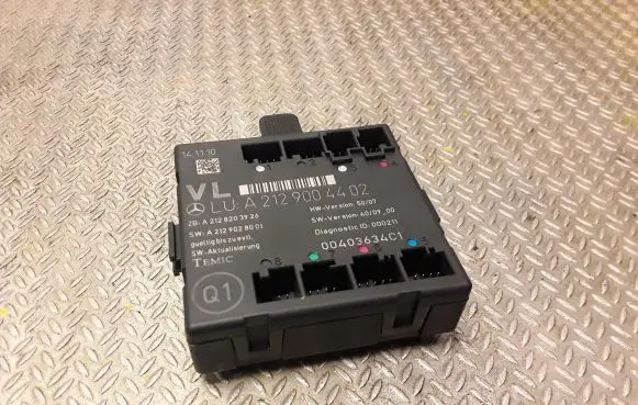 Mercedes-Benz E W212 Door control unit/module 2129004402 A2129004402