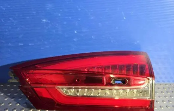 Ford Mondeo MK V Rear/tail lights JS7B-13A602-C