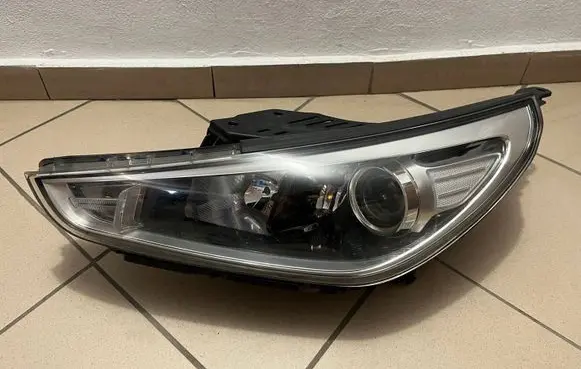 Hyundai i30 Headlight/headlamp I30.III.3.LAMPA