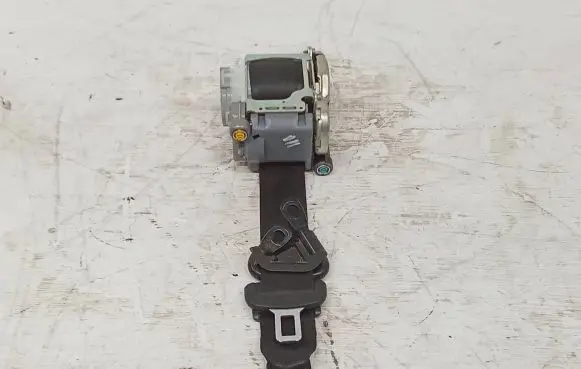 Audi TT TTS RS Mk3 8S Front seatbelt 3066322