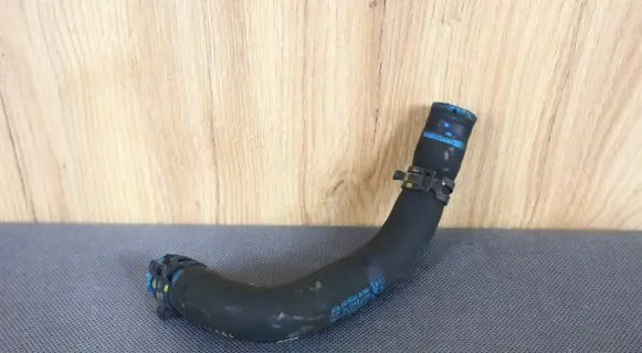 Mercedes-Benz E W212 Engine coolant pipe/hose 6512031382