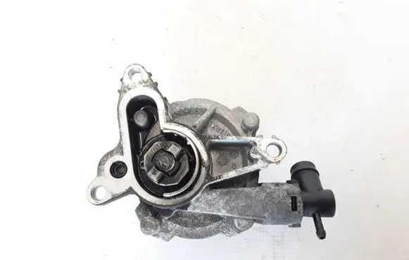 Opel Vivaro Vacuum pump 146503760R