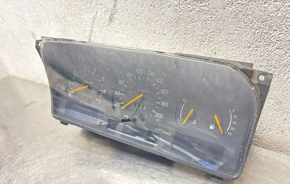 Saab 9000 CS Speedometer (instrument cluster) 4428553 4437208