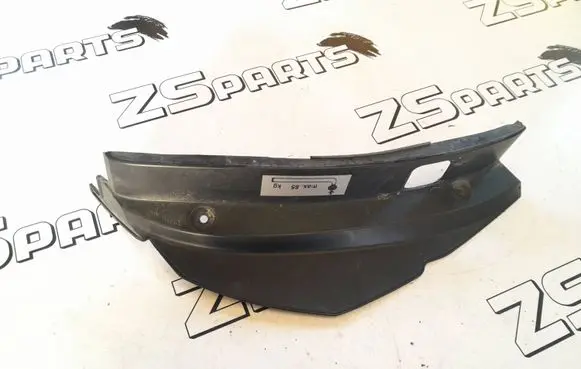 Subaru Outback Rear/tail light trim molding 42220952
