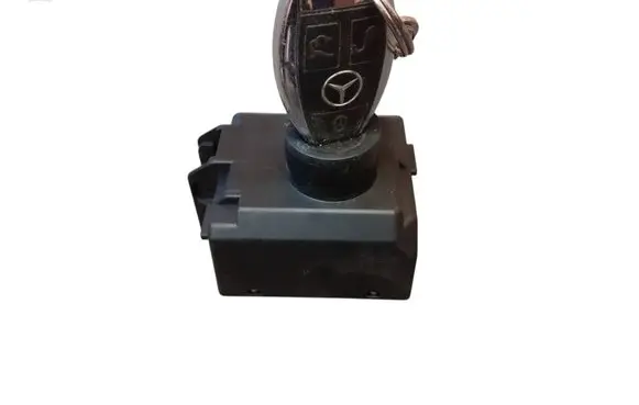 Mercedes-Benz GL X166 Ignition lock A1669052801 1669052801