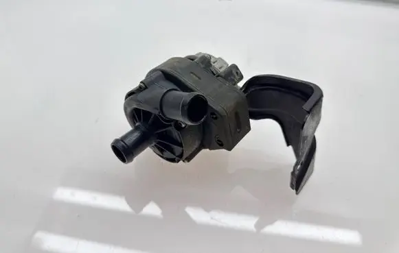 Volkswagen PASSAT B8 Electric auxiliary coolant/water pump 0392024011 04L965567B 202205154000