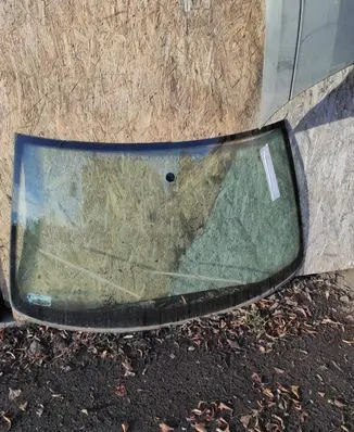 Volkswagen Bora Front windscreen/windshield window 