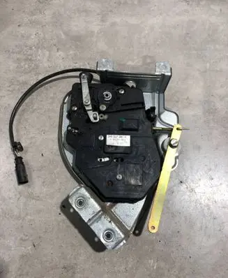 Volkswagen Caddy Loading door lock 2K0827201Q