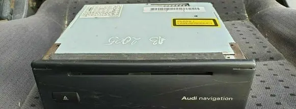 Audi A4 S4 B7 8E 8H Navigation unit CD/DVD player 4B0919887E