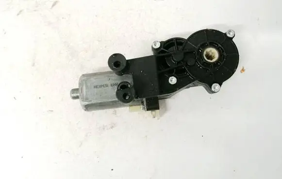 Mercedes-Benz E W211 Seat adjustment motor 0390203213