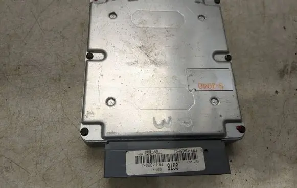 Mazda 626 Engine control unit/module FSJ118881J F7FF12A650DJ