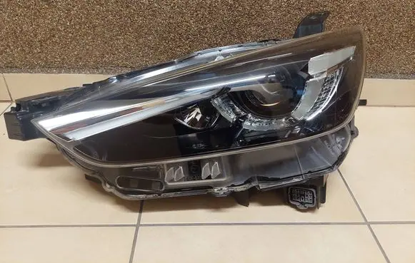 Mazda CX-3 Headlight/headlamp D10E51040