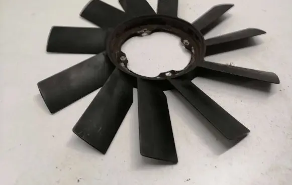 BMW 5 E39 Fan impeller 17233639