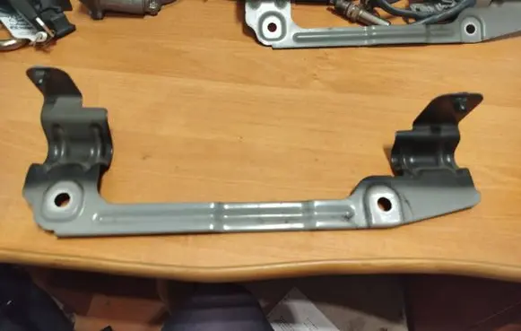 Audi A6 S6 C8 4K Fender mounting bracket 4K0821167 03S4018