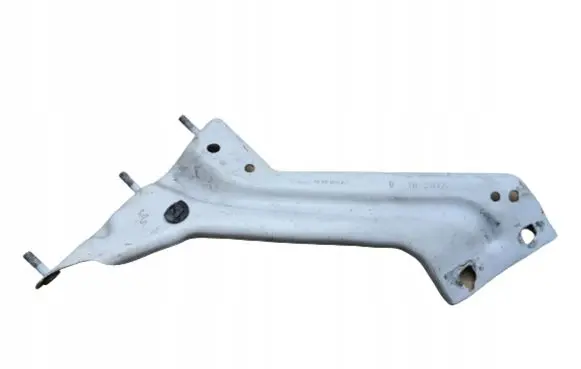Audi Q5 SQ5 Fender mounting bracket 8R0821135