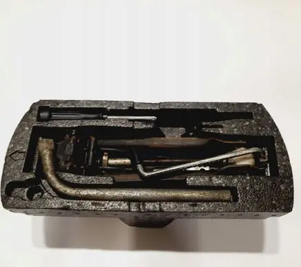 Volkswagen Jetta V Spare wheel bolt 1J0012115AB