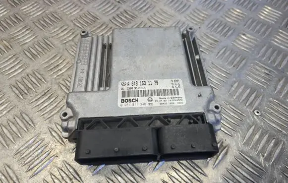 Mercedes-Benz S W220 Engine control unit/module 1039S00570