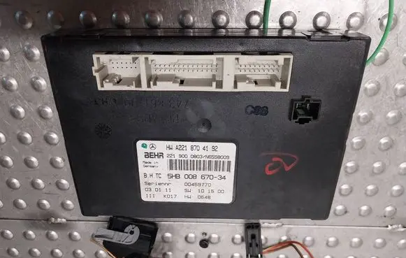 Mercedes-Benz S W221 Air conditioner control unit module A2218704192 2219000803