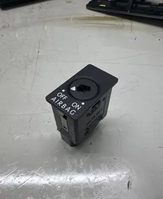 Volkswagen PASSAT B6 Passenger airbag on/off switch 3C0919237A