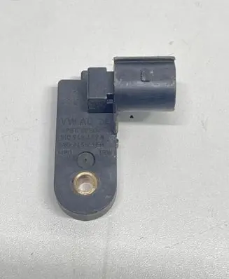 Volkswagen Golf V Master brake cylinder 1K0945459A 5R0945409A