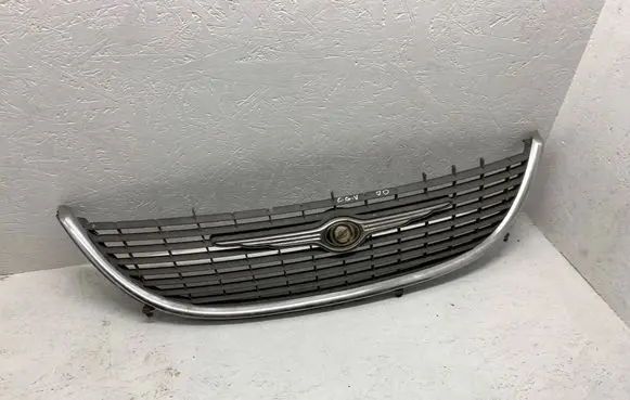 Chrysler Grand Voyager IV Front grill 4857522AA