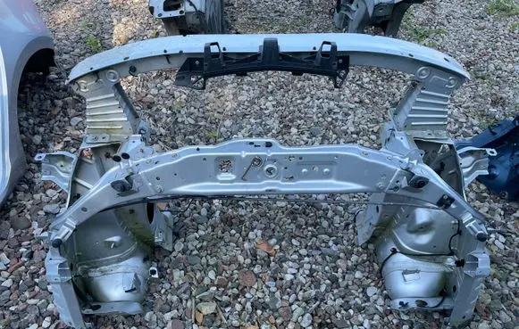 Opel Zafira B Radiator support slam panel