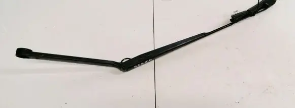 Nissan X-Trail T30 Front wiper blade arm