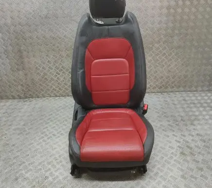 Jaguar F-Pace Front passenger seat T4A2449