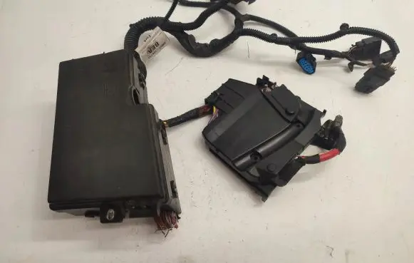 Ford Focus Fuse box set DM5T-14K733-BEA