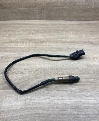 Volkswagen PASSAT B7 Lambda probe sensor 03L906262 0281004085