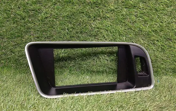 Radio/GPS head unit trim