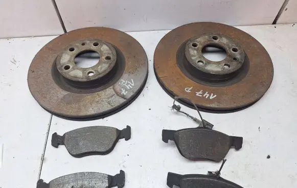 Alfa Romeo 147 Front brake disc 60658565