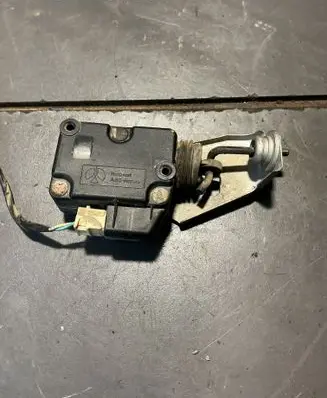 Peugeot 407 Fuel tank cap lock 9643826880