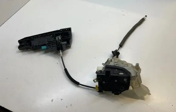 Audi A5 8T 8F Front door lock 8J2837016E