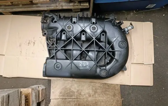 Chrysler Pacifica Intake manifold