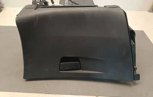 Citroen C4 Grand Picasso Glove box 1162788X 9677842077 1243894XZ
