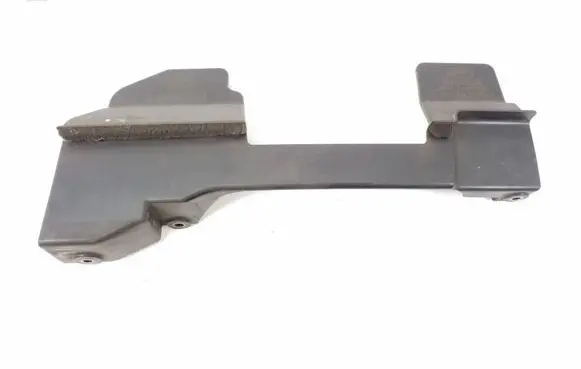 Hyundai Santa Fe Intercooler air channel guide 282752F700