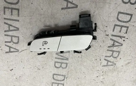 Mercedes-Benz C W205 Seat heating switch A2139057502