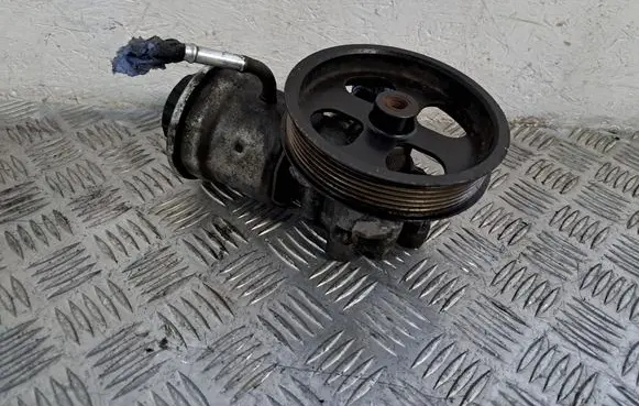 Toyota Corolla Verso AR10 Power steering pump 4431005120