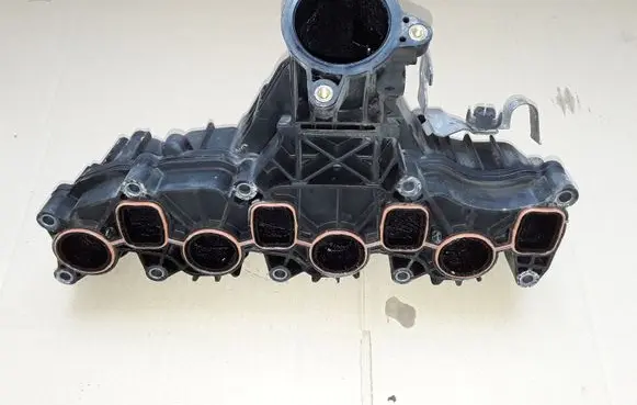 Volkswagen PASSAT B7 Intake manifold 03L129711AM