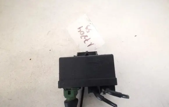 Peugeot 806 Glow plug pre-heat relay 0281003005
