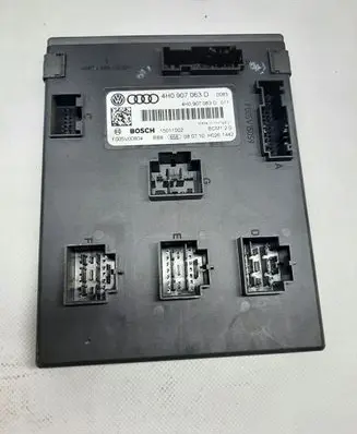 Audi A8 S8 D4 4H Comfort/convenience module 4H0907063D