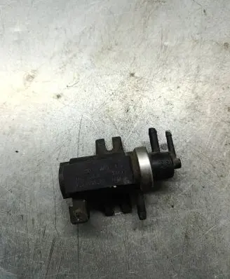Audi A4 S4 B6 8E 8H Turbo solenoid valve 1H0906627